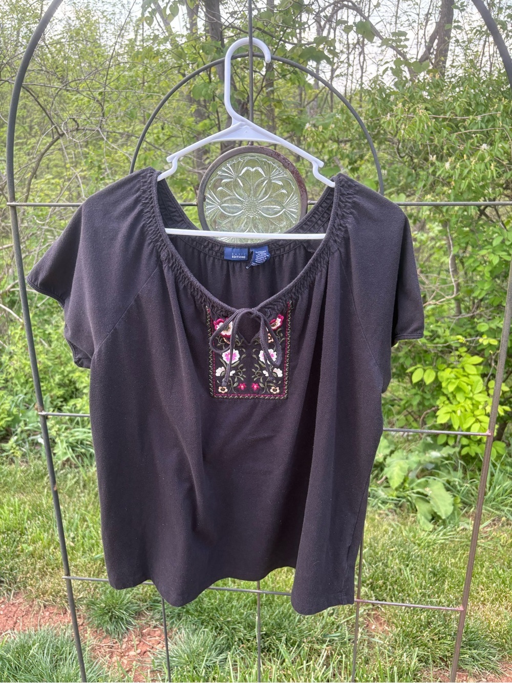 Vintage Basic Editions Black Short-Sleeve Scoop Neck Top Embroidered Yoke 1X